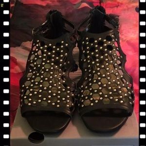 Jennifer Lopez Gladiator Gold Studded Sandals 9.5